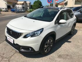 Peugeot 2008 BlueHDi 100 S&S Allure